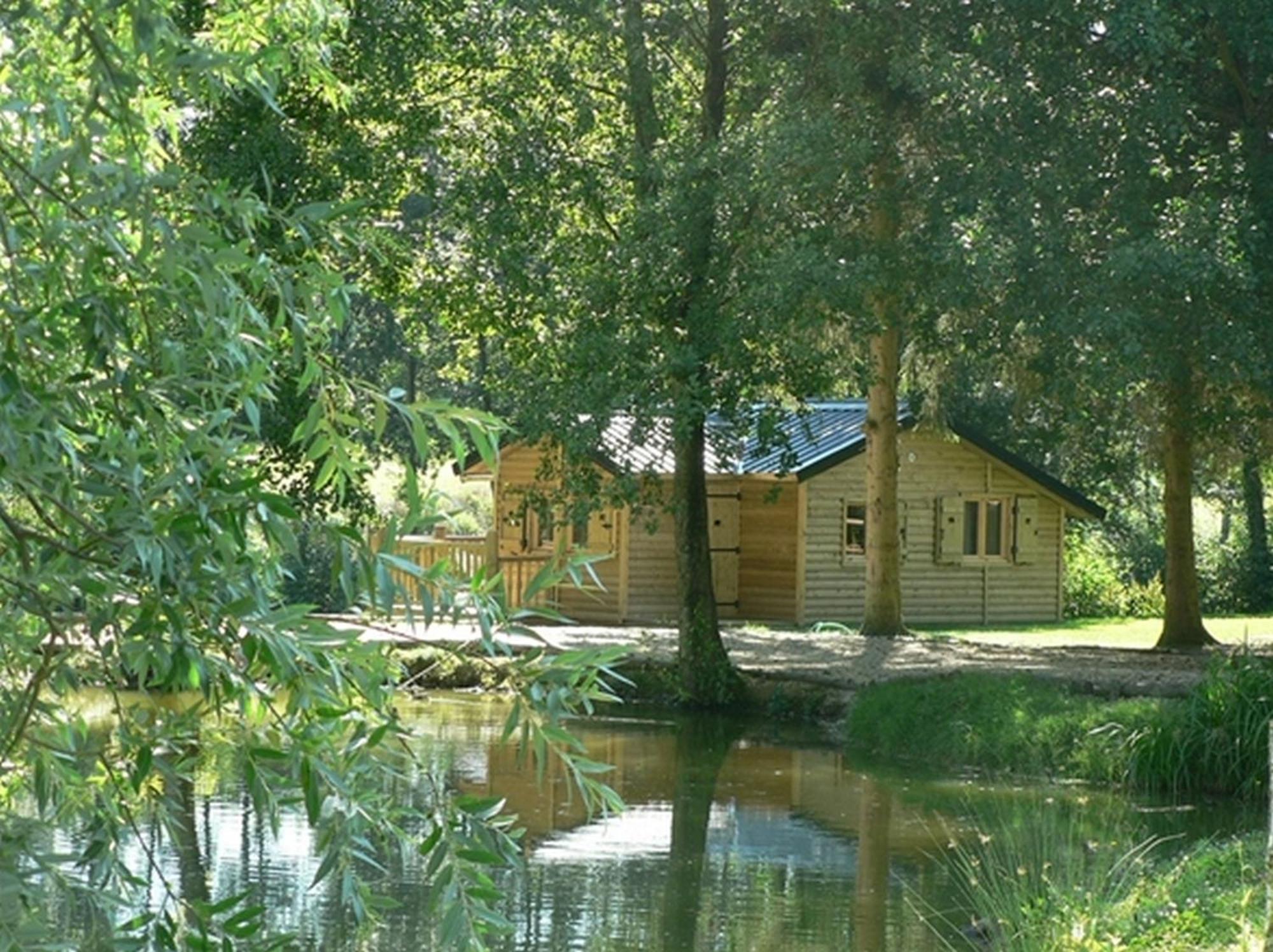 Etangs Du Moulin Hotel Suzy Ngoại thất bức ảnh