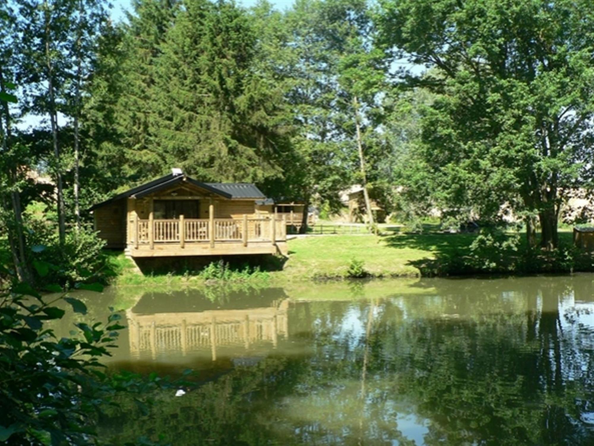Etangs Du Moulin Hotel Suzy Ngoại thất bức ảnh